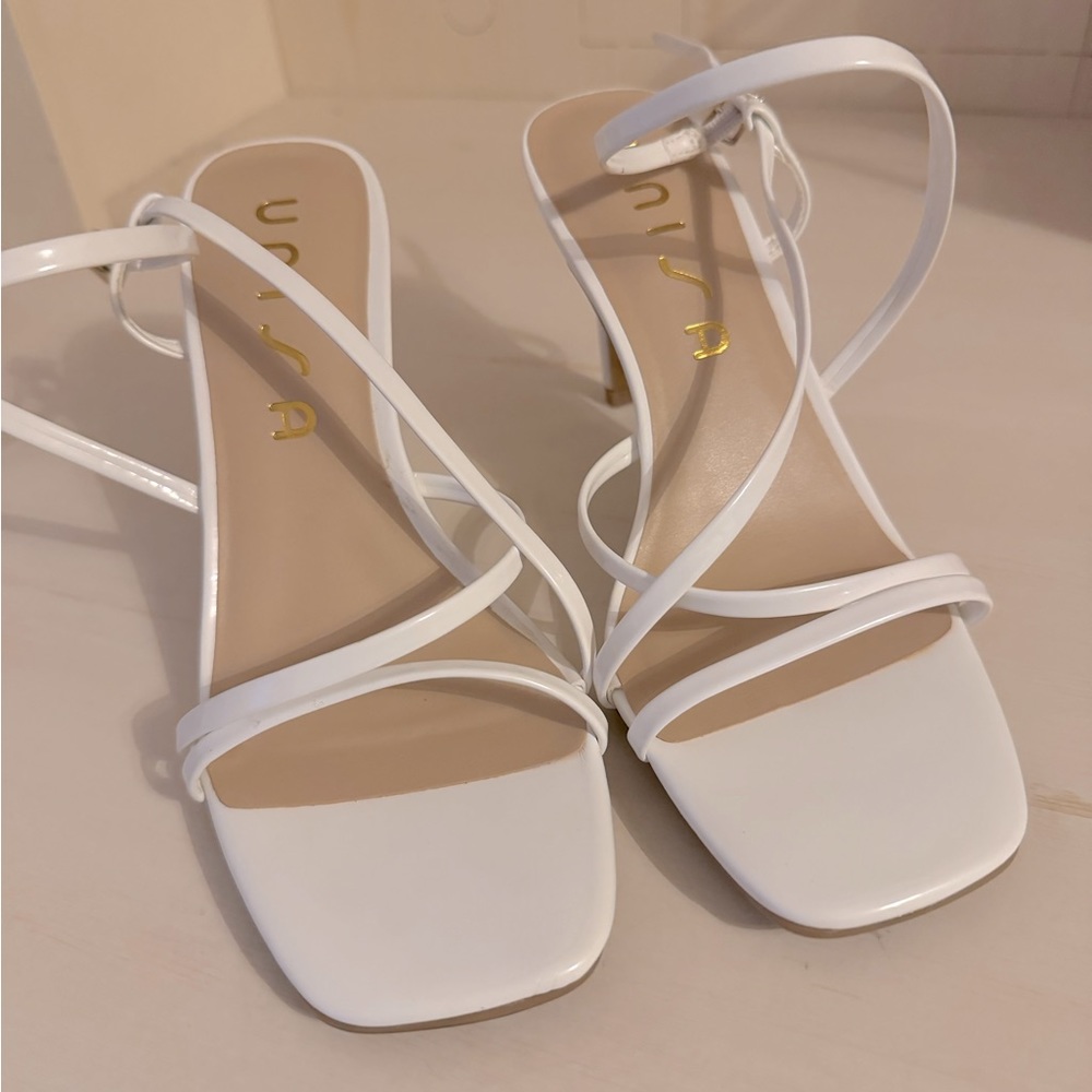 Units ankle strap sandals, white, brand new. 6.5